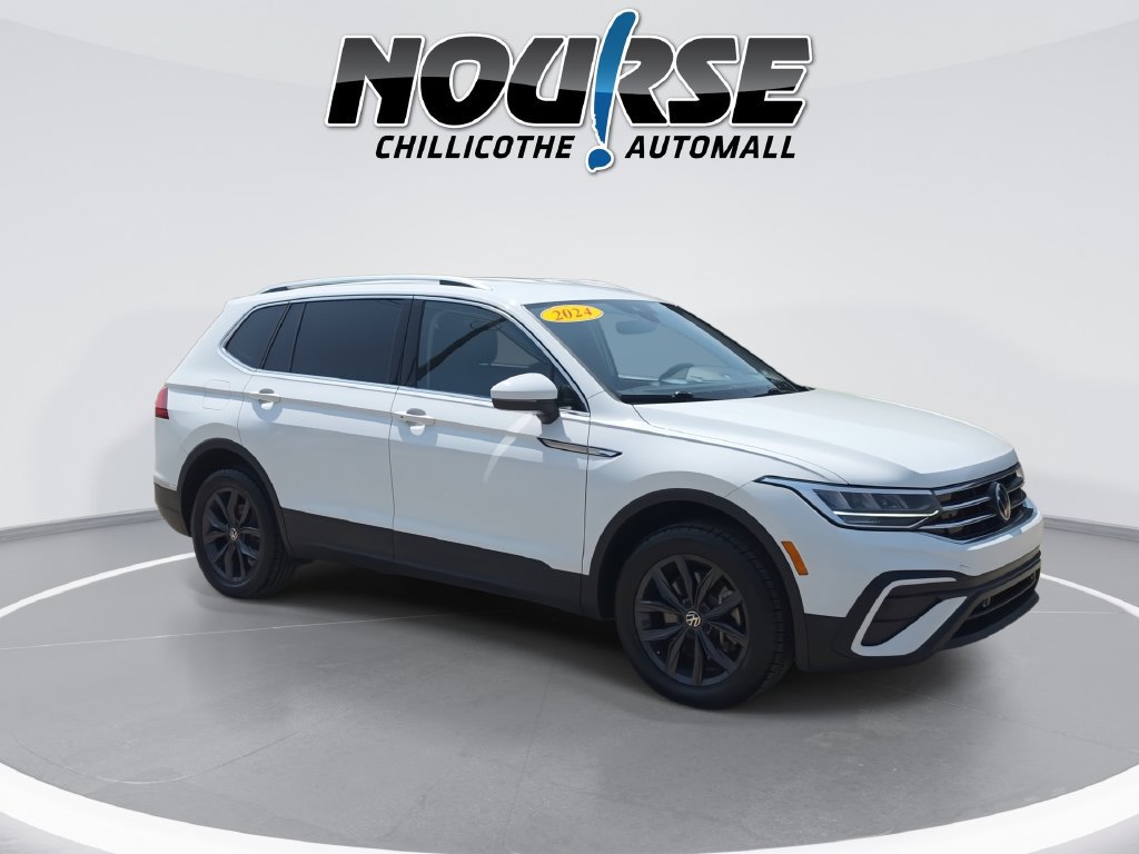 Used 2024 Volkswagen Tiguan SE FWD image 2