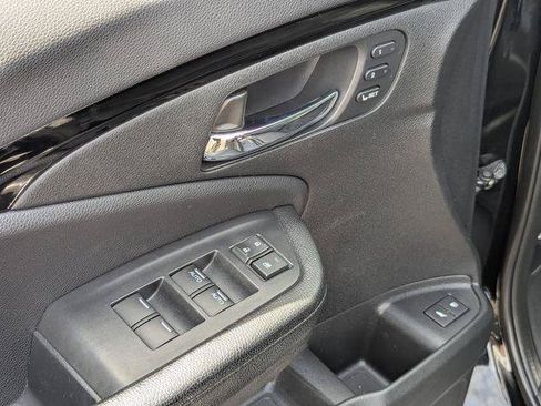 Used 2016 Honda Pilot Touring image 11