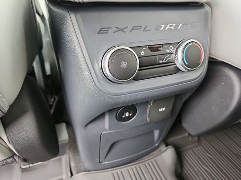 New 2026 Ford Explorer Active RWD image 13