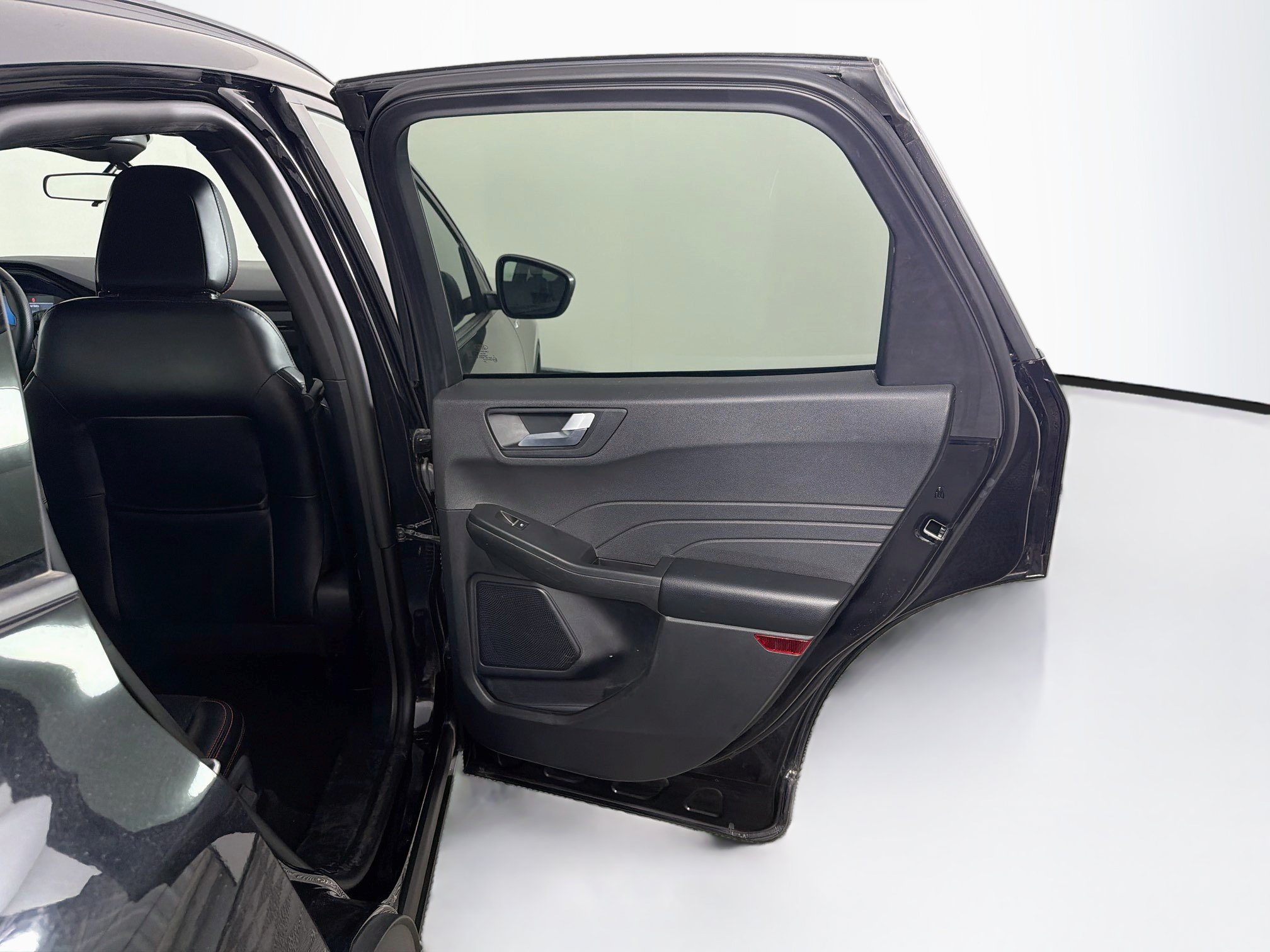 Used 2025 Ford Escape ST-Line FWD image 31