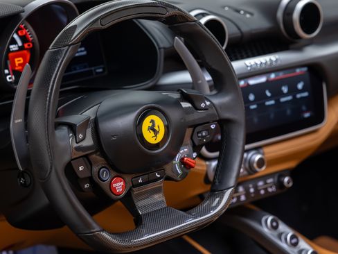 Used 2020 Ferrari Portofino RWD image 41