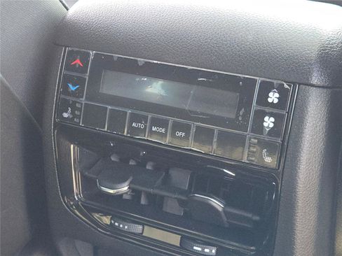 Certified 2025 Jeep Grand Cherokee L Limited AWD/4WD image 13