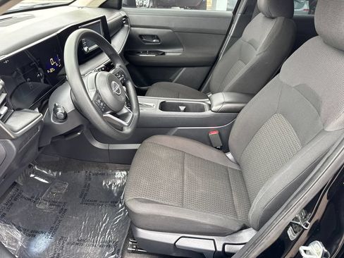 Used 2025 Nissan Kicks S AWD/4WD image 24
