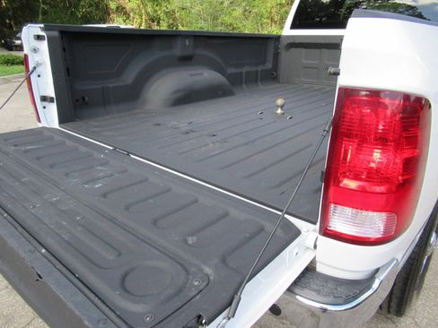 Used 2018 RAM 3500 Tradesman w/ Chrome Appearance Group AWD/4WD image 33