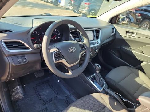 Used 2022 Hyundai Accent FWD image 16