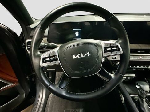 Used 2023 Kia Telluride EX w/ EX Captain's Chair Package image 11