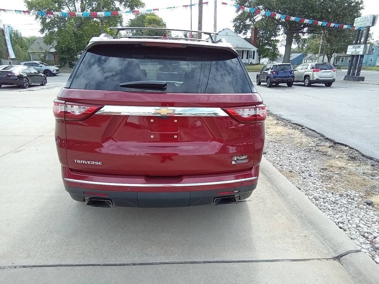 Used 2018 Chevrolet Traverse Premier w/ Driver Confidence II Package FWD image 11