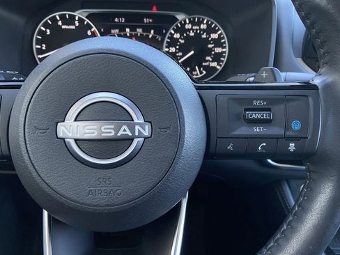 Used 2023 Nissan Rogue SL w/ SL Premium Package image 15