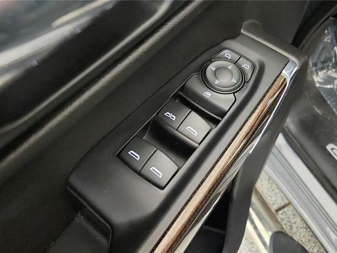 Used 2021 Chevrolet Silverado 1500 LT AWD/4WD image 30