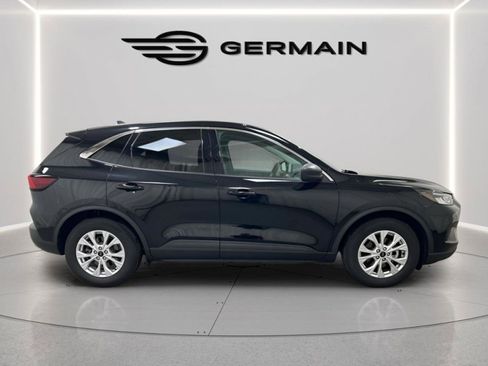 Used 2024 Ford Escape Active w/ Cold Weather Package FWD image 9