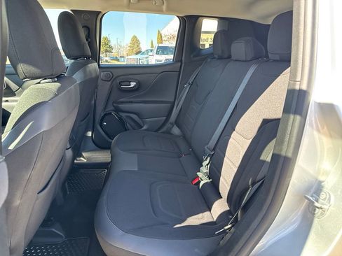 Used 2017 Jeep Renegade Altitude image 30