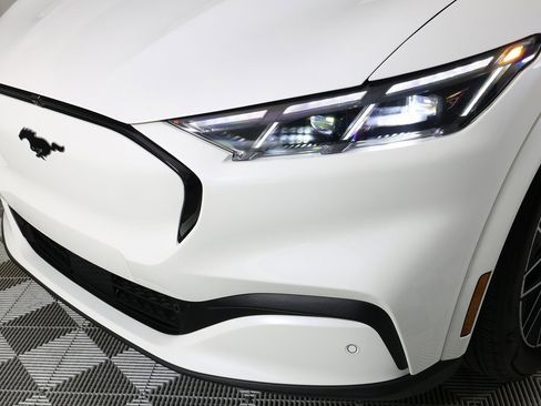 Used 2025 Ford Mustang Mach-E Premium image 36