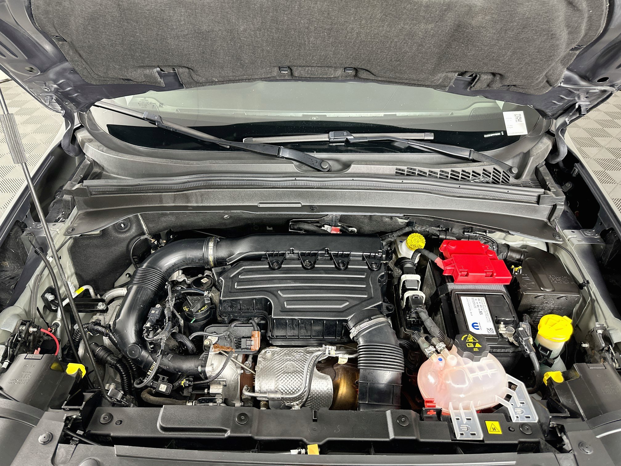 Used 2023 Jeep Renegade Latitude AWD/4WD image 32