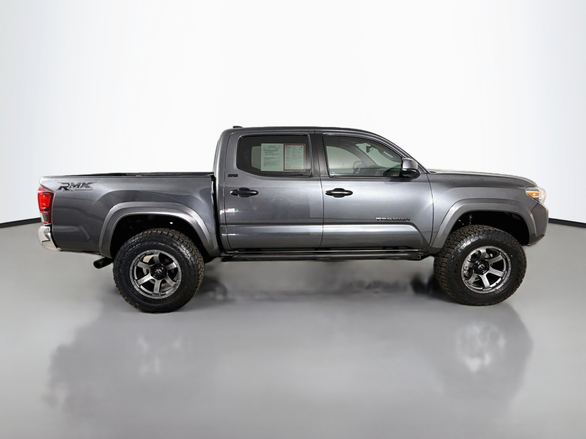 Certified 2023 Toyota Tacoma SR5 w/ Black Out Package (TMS) AWD/4WD image 9