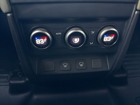 Used 2024 Land Rover Defender 110 S image 10