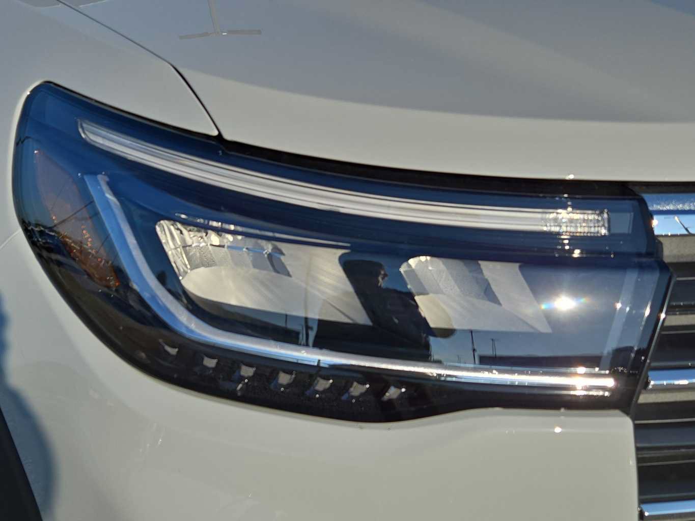 New 2027 Ford Explorer Active RWD image 15