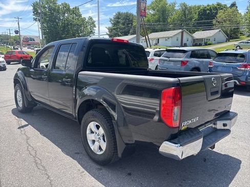 Used 2011 Nissan Frontier SV AWD/4WD image 4