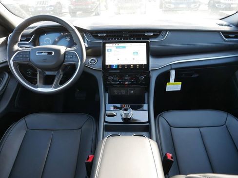 New 2025 Jeep Grand Cherokee Limited w/ Black Appearance Package image 6