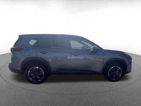 Used 2025 Nissan Rogue SV FWD image 16
