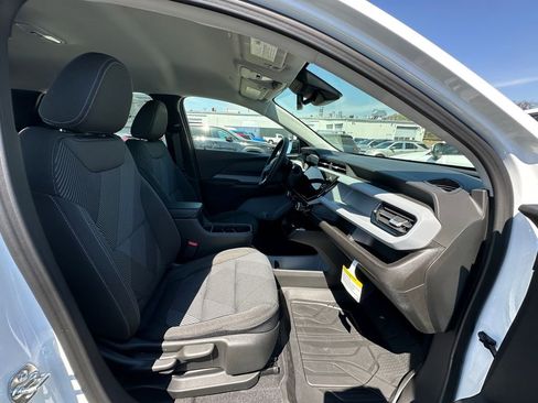 New 2027 Chevrolet Bolt LT w/ Comfort Package image 22