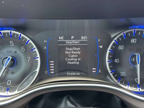 Used 2022 Chrysler Voyager LX FWD image 34