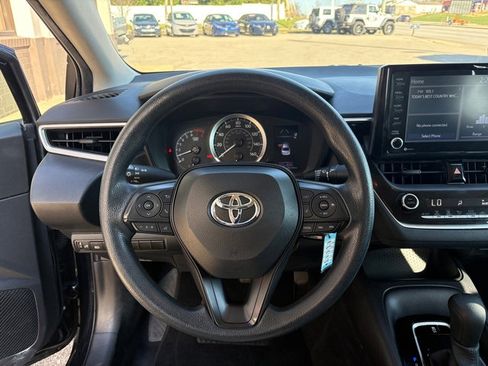 Used 2022 Toyota Corolla LE image 21