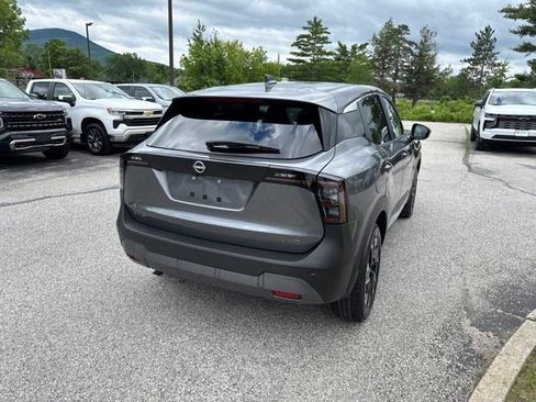 Certified 2025 Nissan Kicks SV AWD/4WD image 28