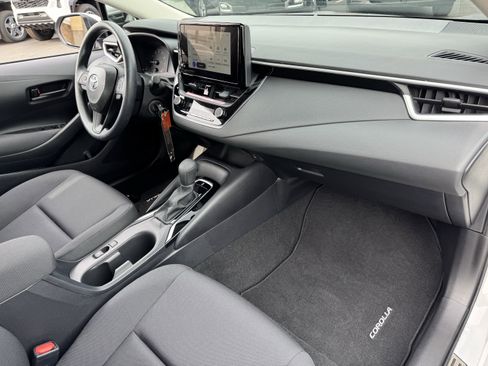 Used 2024 Toyota Corolla LE image 35