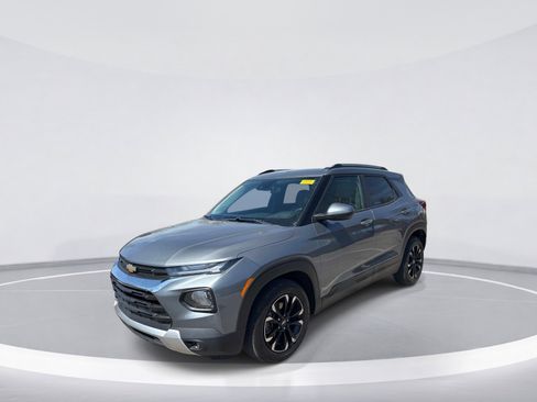 Used 2021 Chevrolet TrailBlazer LT image 3