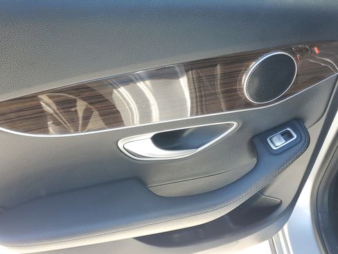 Used 2018 Mercedes-Benz C 300 Sedan image 11