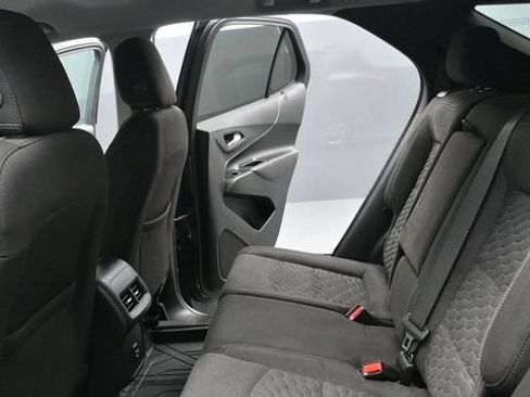 Used 2021 Chevrolet Equinox LT FWD image 15