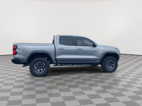 Used 2025 Chevrolet Colorado ZR2 w/ Technology Package image 9