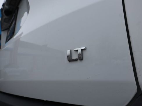 Used 2020 Chevrolet Traverse LT image 32