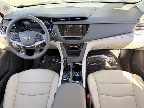Certified 2023 Cadillac XT5 Premium Luxury image 16