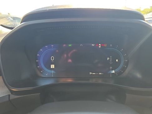 Used 2023 Volvo XC40 B4 Ultimate FWD image 27