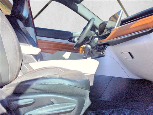 Used 2023 Jeep Compass Limited image 19