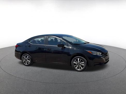 Used 2025 Nissan Versa SV FWD image 2