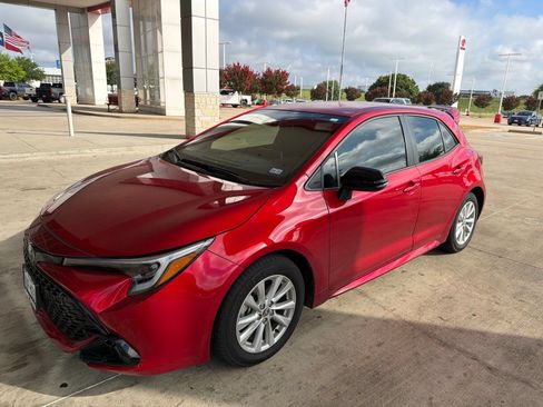Used 2026 Toyota Corolla SE FWD image 1