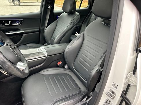 Used 2025 Mercedes-Benz GLC 43 AMG 4MATIC image 19