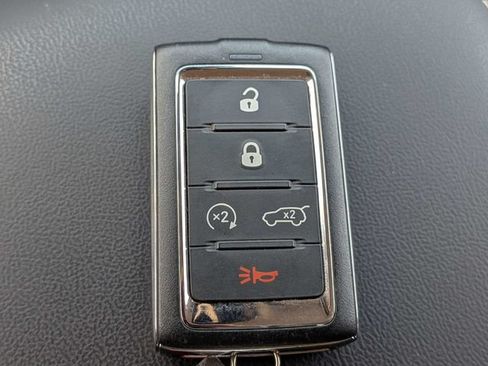 Used 2023 Jeep Grand Cherokee Limited w/ Luxury Tech Group II AWD/4WD image 31