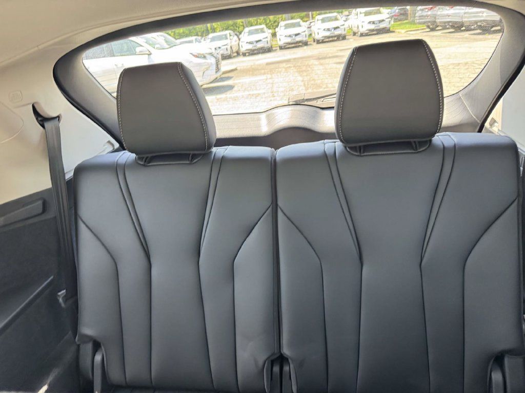Used 2023 Acura MDX w/ Technology Package AWD/4WD image 11
