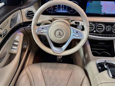 Used 2018 Mercedes-Benz S 560 Sedan image 21