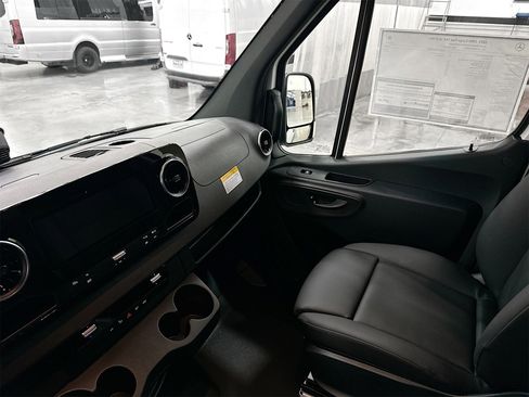 New 2025 Mercedes-Benz Sprinter 2500 image 23
