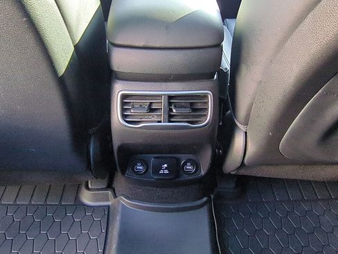 Used 2022 Hyundai Santa Fe Limited image 31