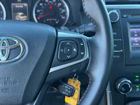 Used 2015 Toyota Camry SE image 22