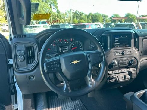 Used 2025 Chevrolet Silverado 2500 Custom w/ Custom Value Package RWD image 11