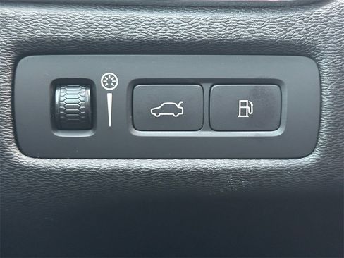 Used 2019 Volvo XC60 T8 Inscription w/ Advanced Package image 30