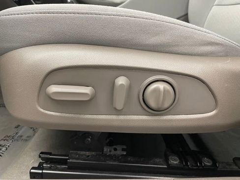 Used 2024 Chevrolet Malibu LT image 11