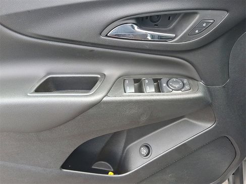 Used 2022 Chevrolet Equinox LT image 12