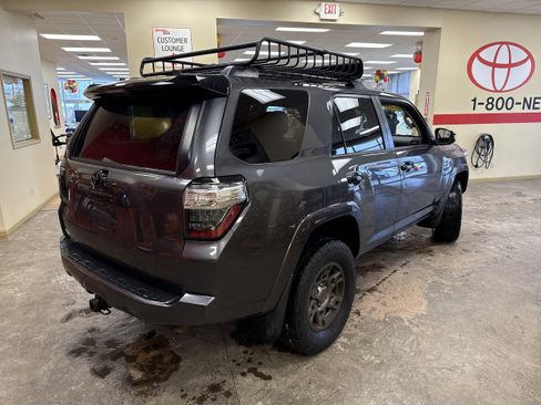 Used 2020 Toyota 4Runner Venture image 10